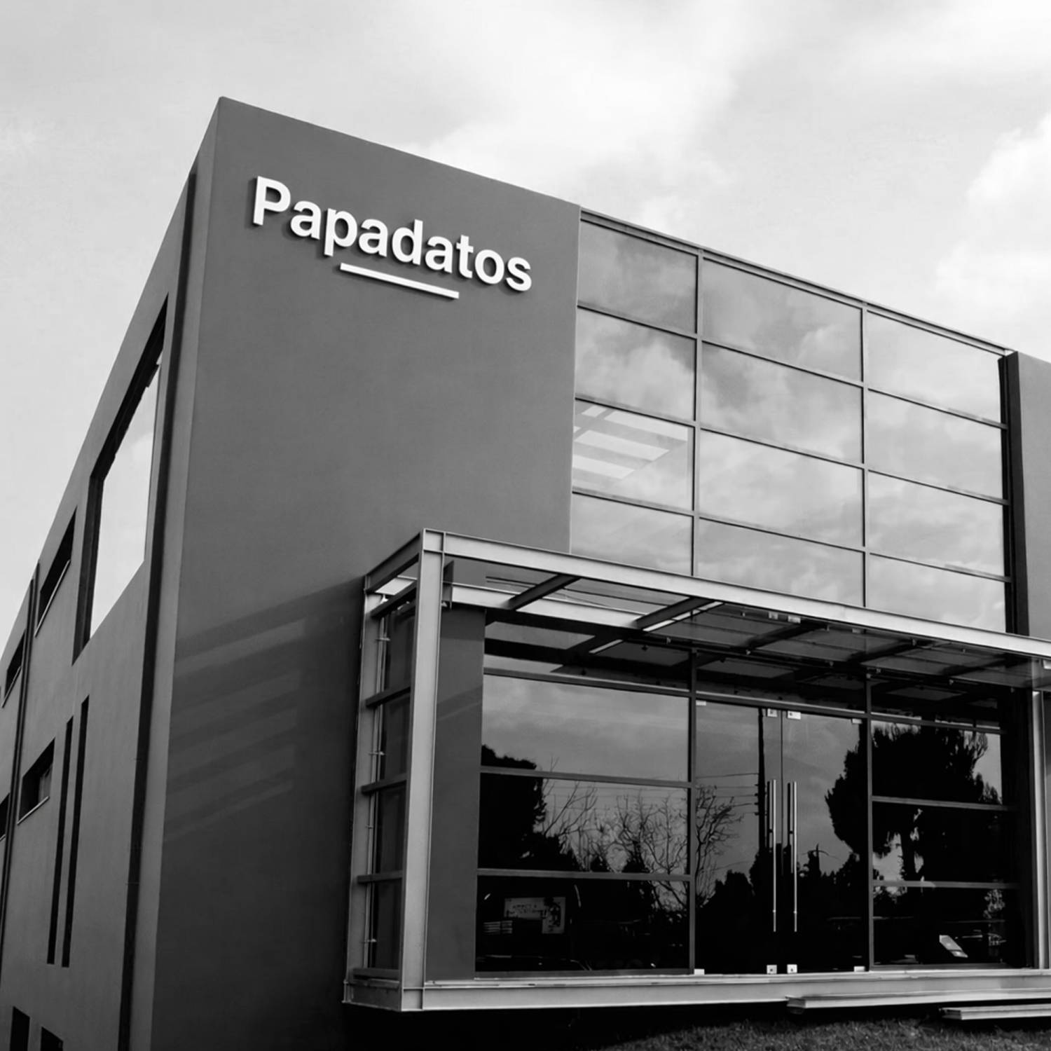 HEADQUARTERS & MONOBRANDS | Papadatos