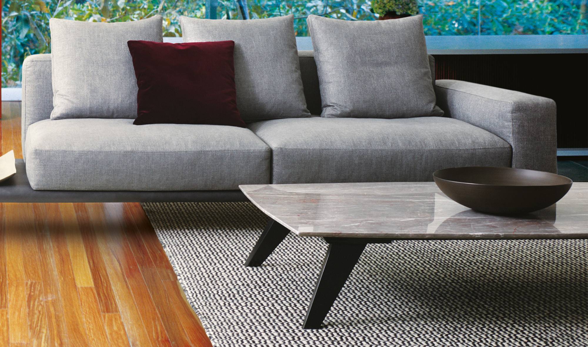 Papadatos-Manhattan-lowtable-preview-hover