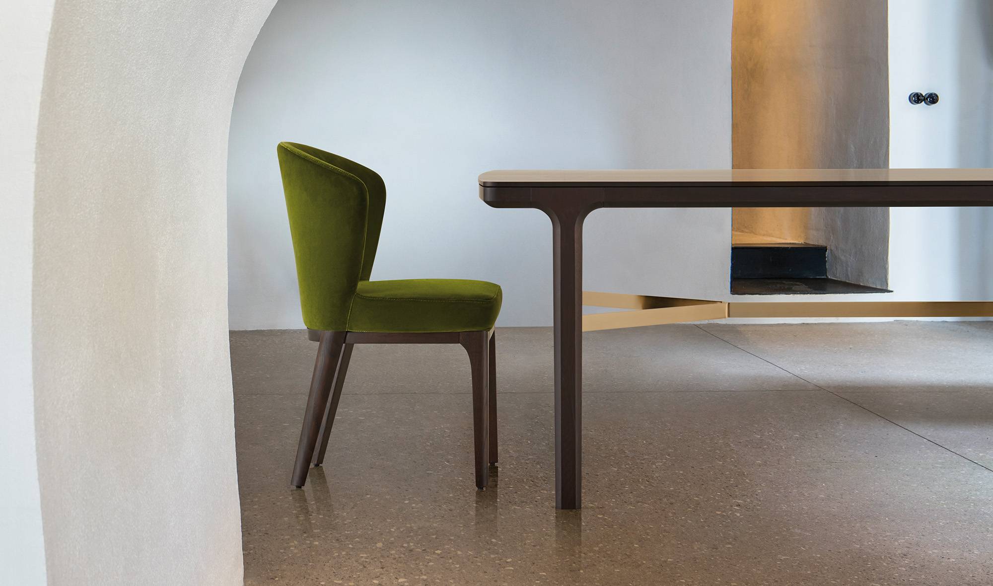 Papadatos-Soho-table-preview-hover