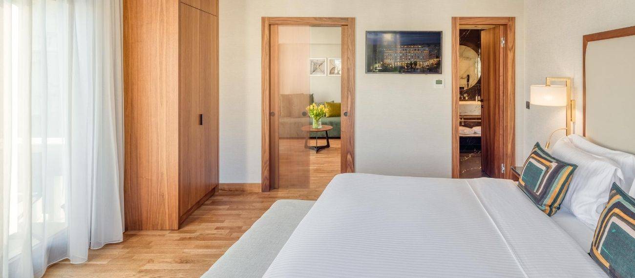 electra-palace-thessaloniki-superior-suite-bedroom-details.jpg