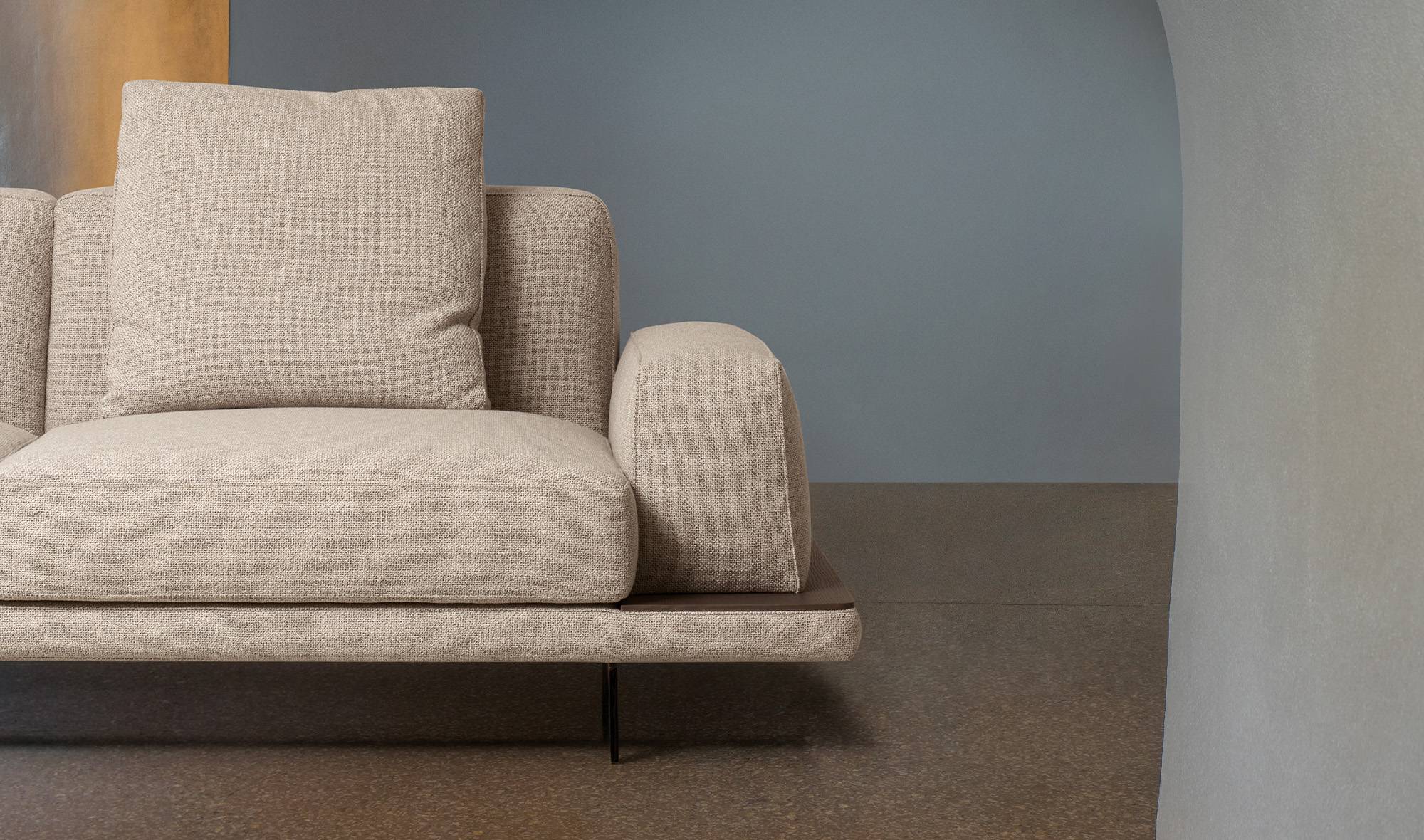 Papadatos-90-20-sofa-preview-hover