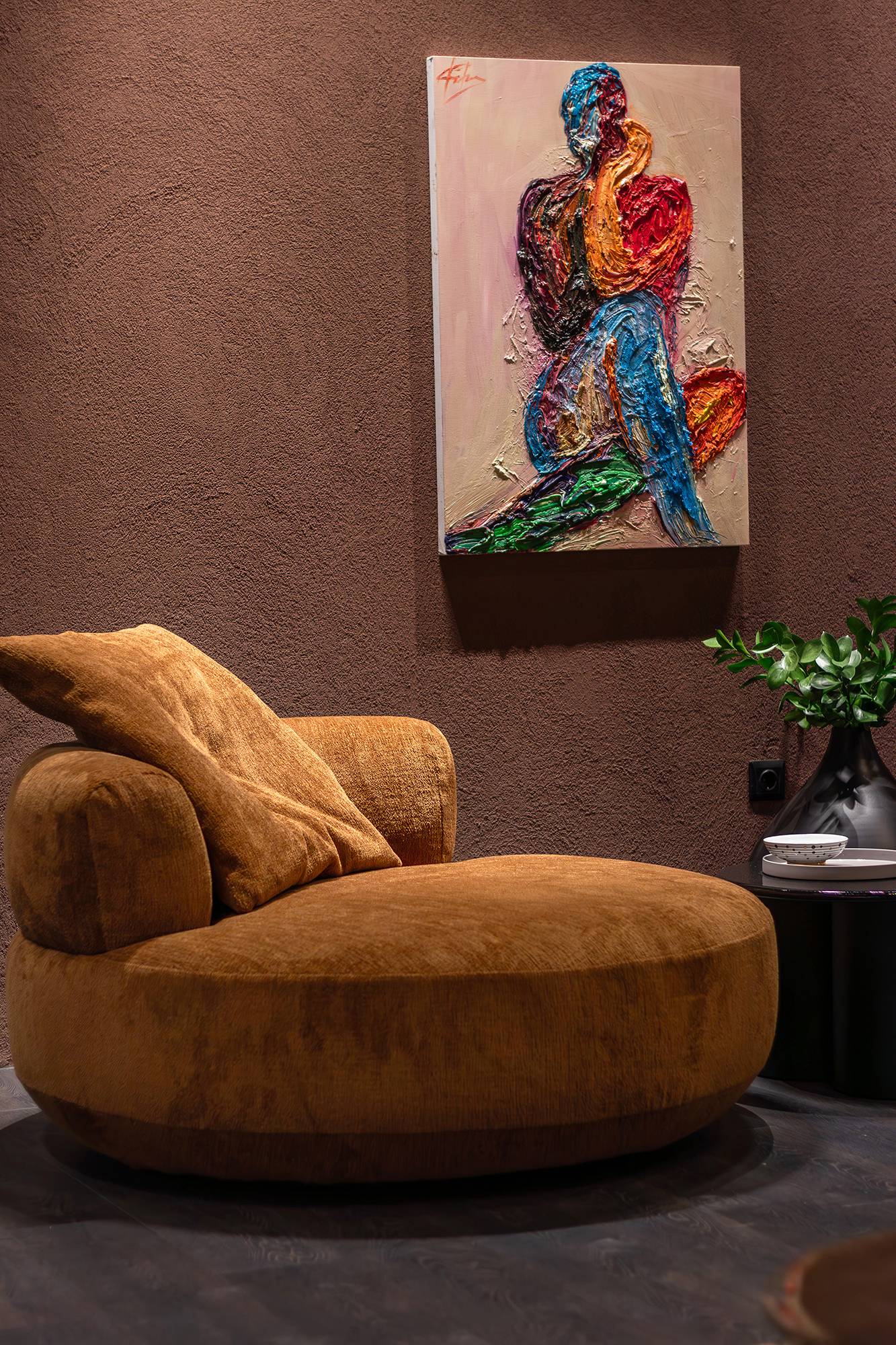 papadatos-loveseat-full-moon