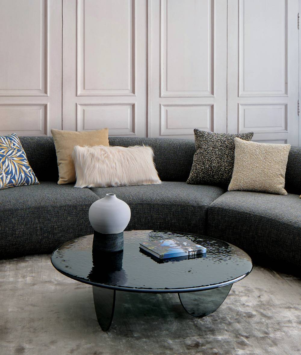 Papadatos-Henze-lowtable-preview-hover