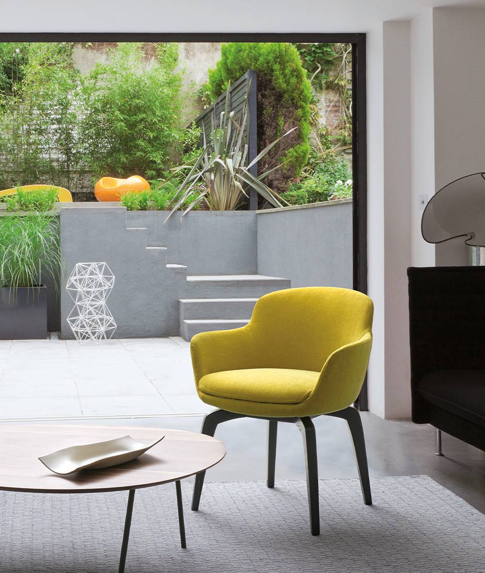 Papadatos-Danae-chair-preview-hover