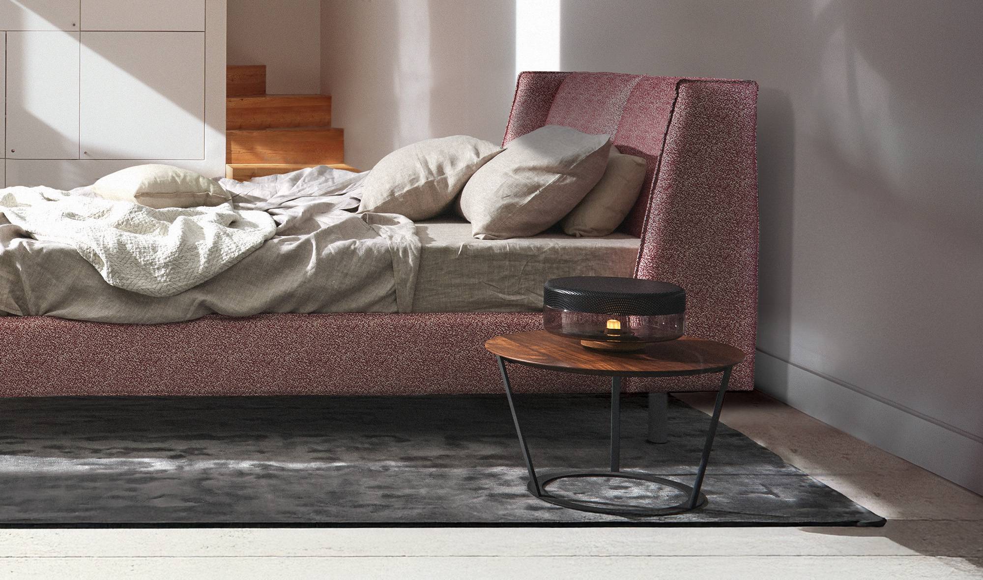 Papadatos-Bend-lowtable-preview-hover