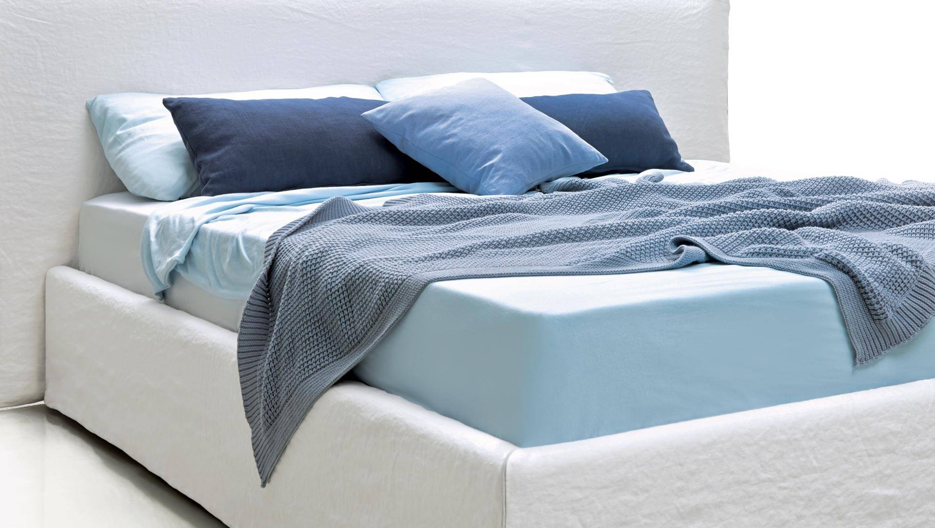 flexy-papadatos-bed-back.jpg