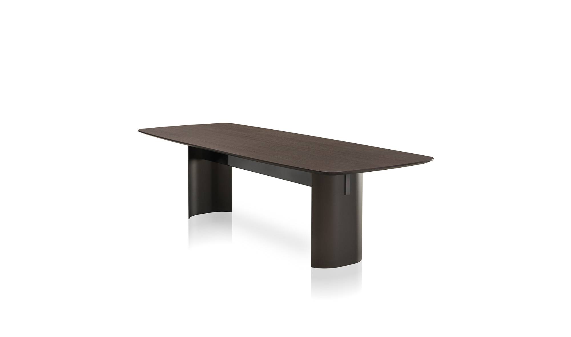 Papadatos-Couture-table-preview