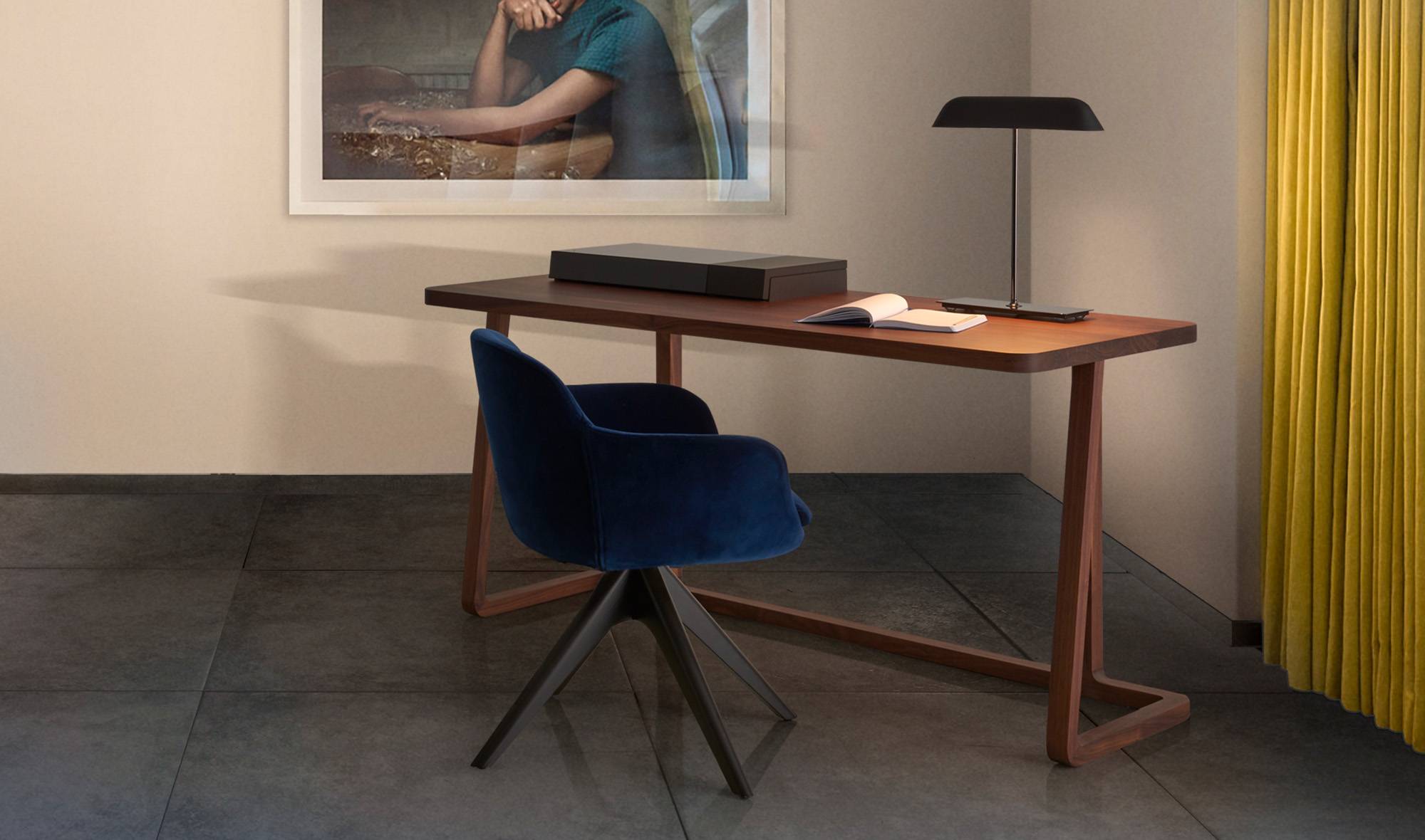 Papadatos-Mansion-writerdesk-preview-hover